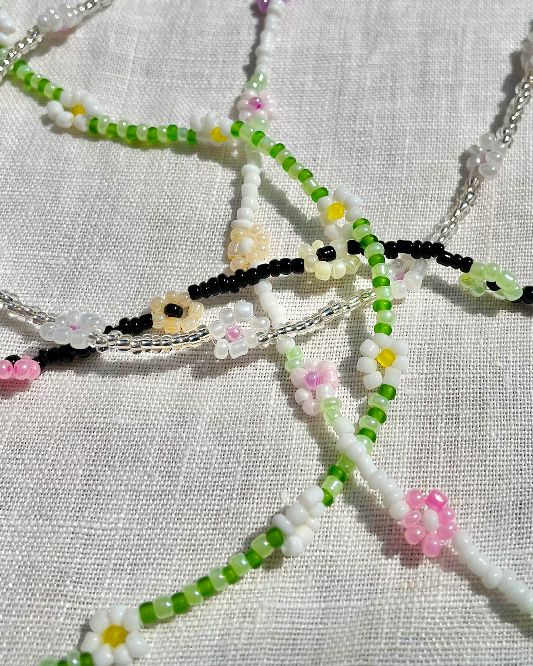 Summer beaded flower daisy necklace