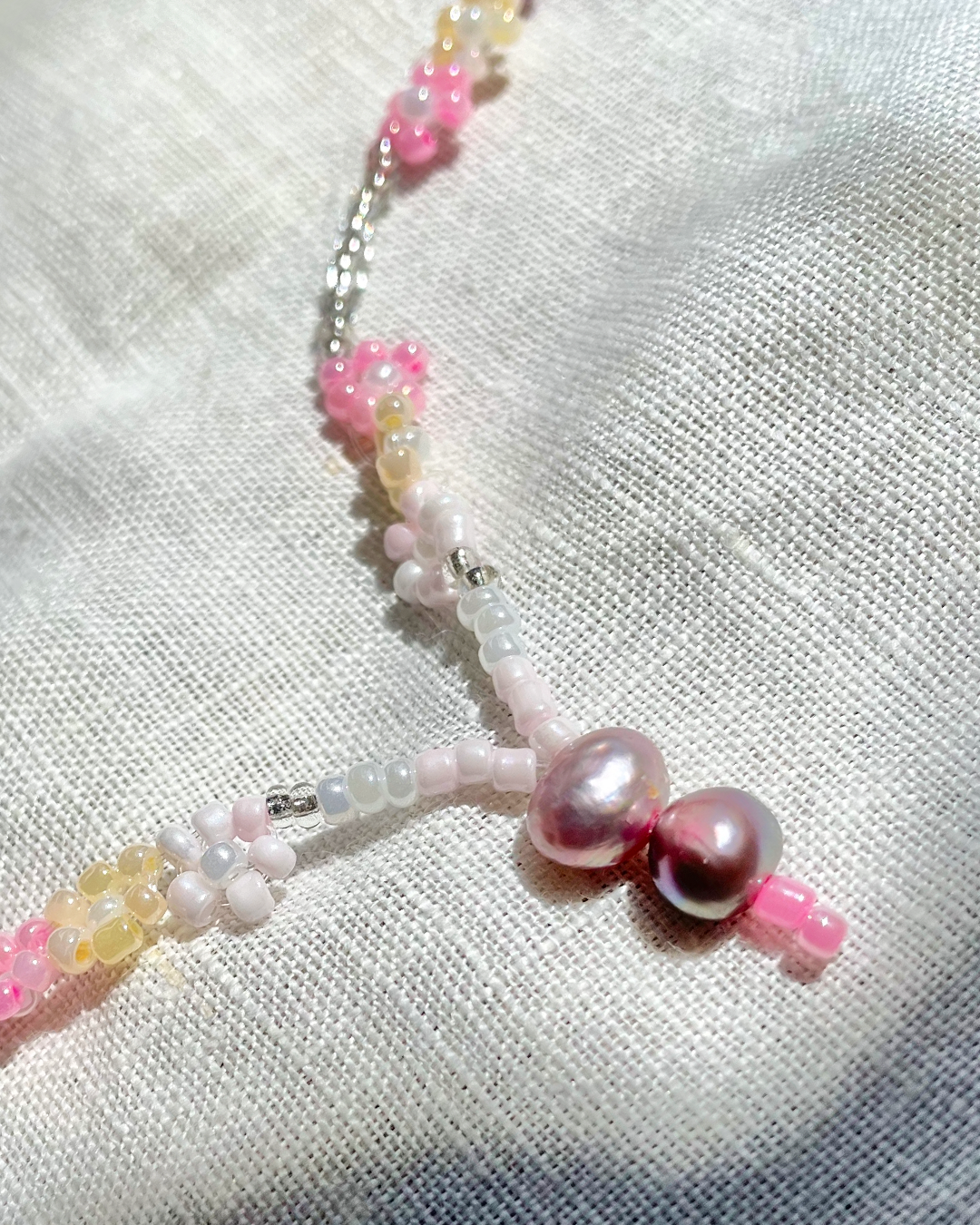 Pastel daisy flower necklace with pearls