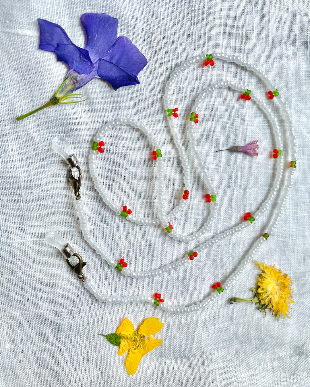 Beaded glasses chain with cherries