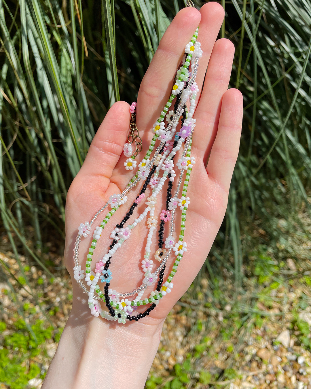 Summer beaded flower daisy necklace