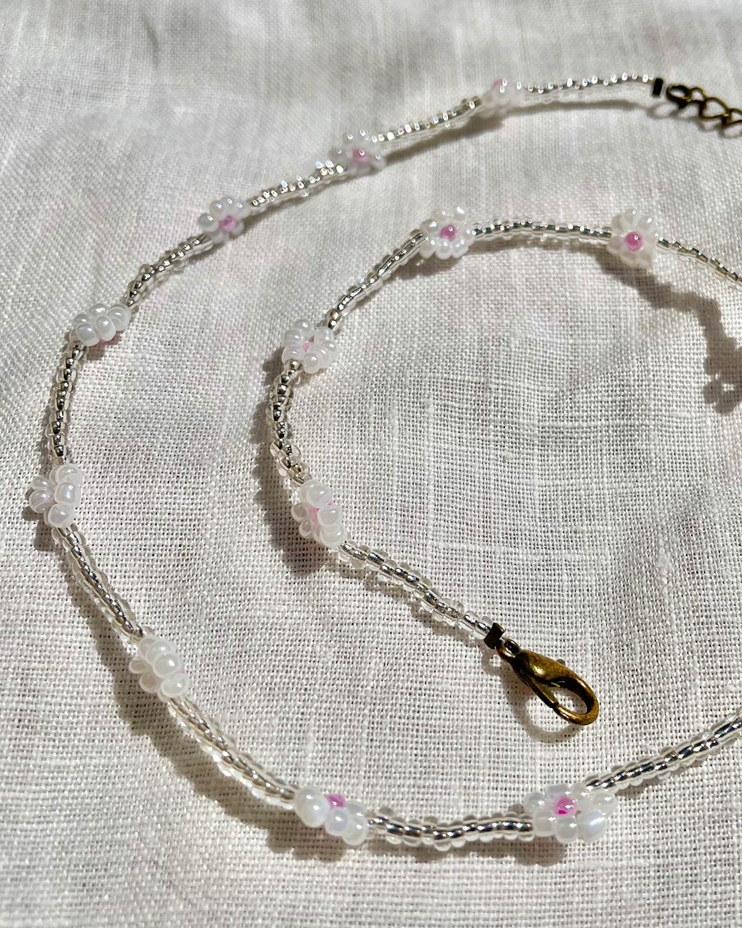 Summer beaded flower daisy necklace